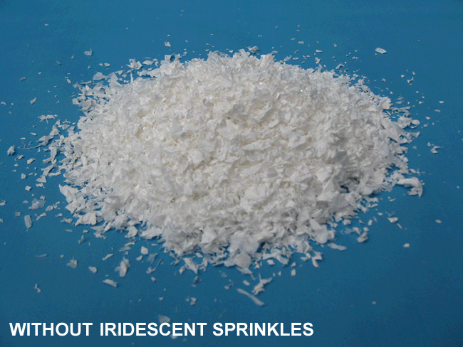 Animated comparison of artificial snow without and with iridescent sprinkles
